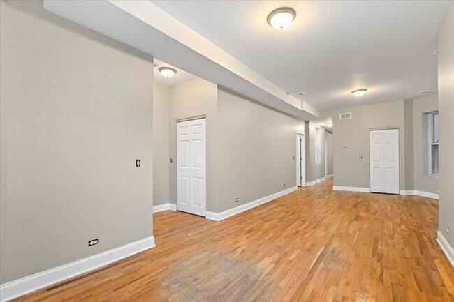 Foto del edificio - 2 bedroom in Chicago IL 60649