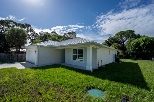 Building Photo - 7401 Donlon Rd