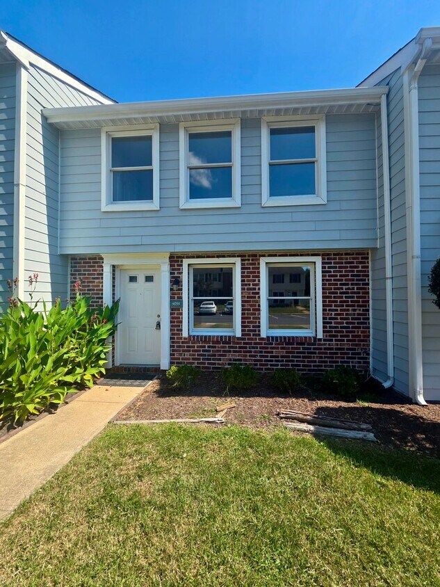 Foto principal - Laural Lakes Townhome for Rent