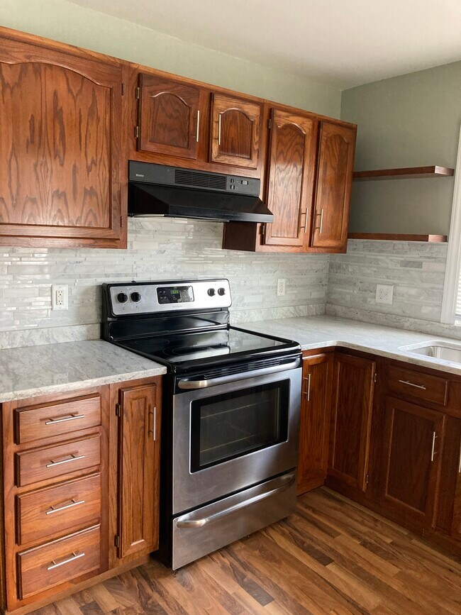 Kitchen - 3108 Tansel Rd