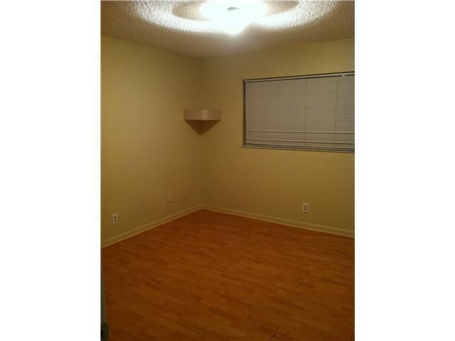 Foto del edificio - 3029 Riverside Dr