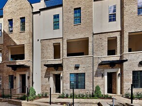 Building Photo - 5439 Tomlinson Dr