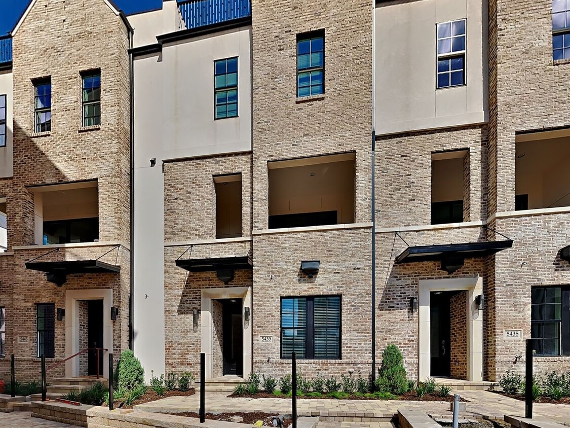 Primary Photo - COMING SOON! Exquisite 3 bedroom, 3.5 bath...
