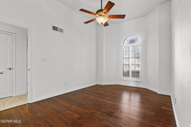 Building Photo - 7216 San Marino Dr