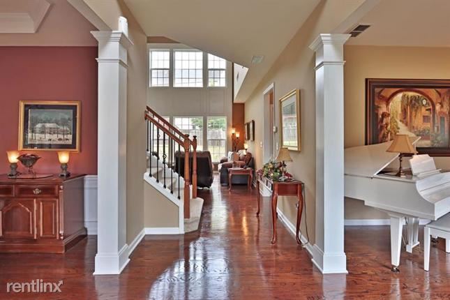 Building Photo - 5 br, 3 bath House - 730 Marylebone Drive