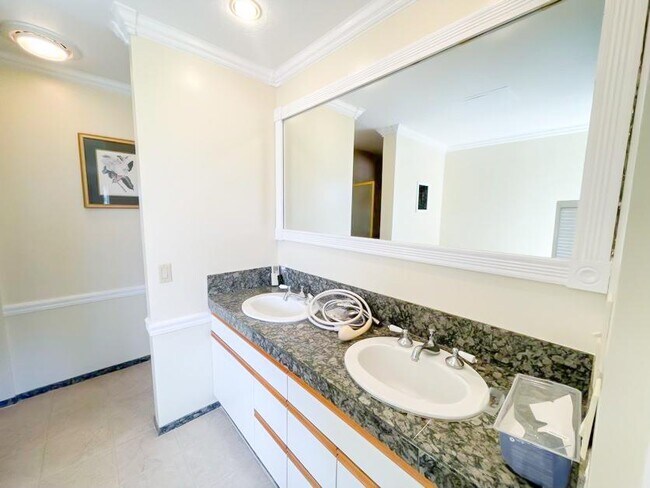 Foto del edificio - 123D Maunalua Ave