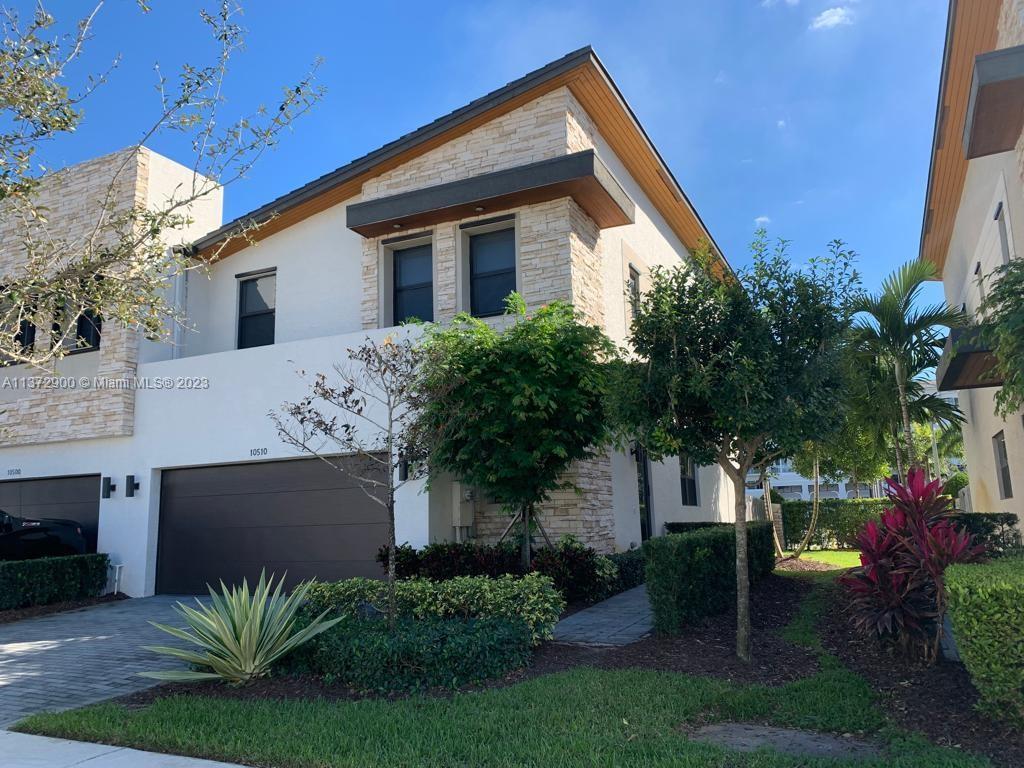 Primary Photo - 10510 NW 78th Terrace