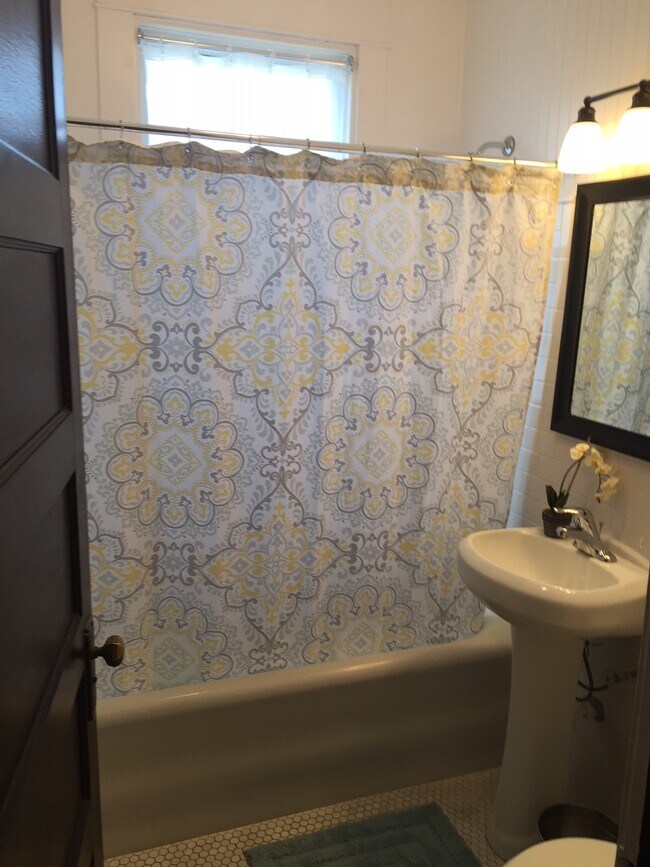 Saxony Apartments Apartments in Milwaukee, WI