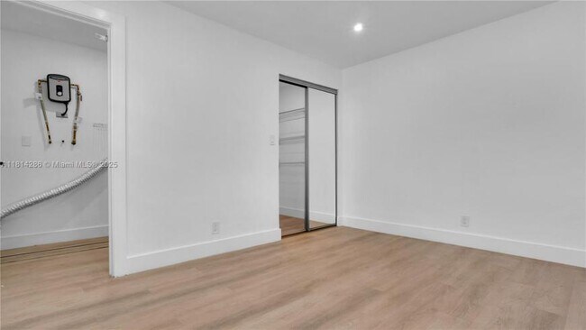 Foto del edificio - 2 bedroom in Hallandale FL 33009