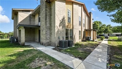 Building Photo - 1024 Mission Dr