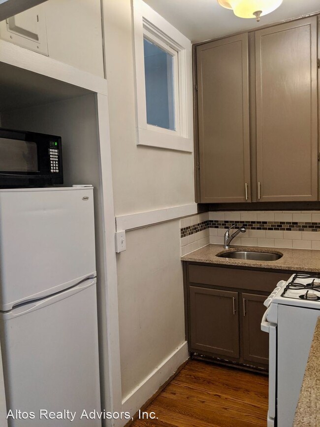 Foto del edificio - 230-240 E 19th Ave