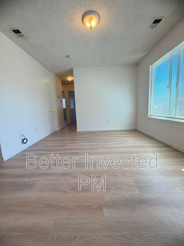 Building Photo - 304 Cooper Ln