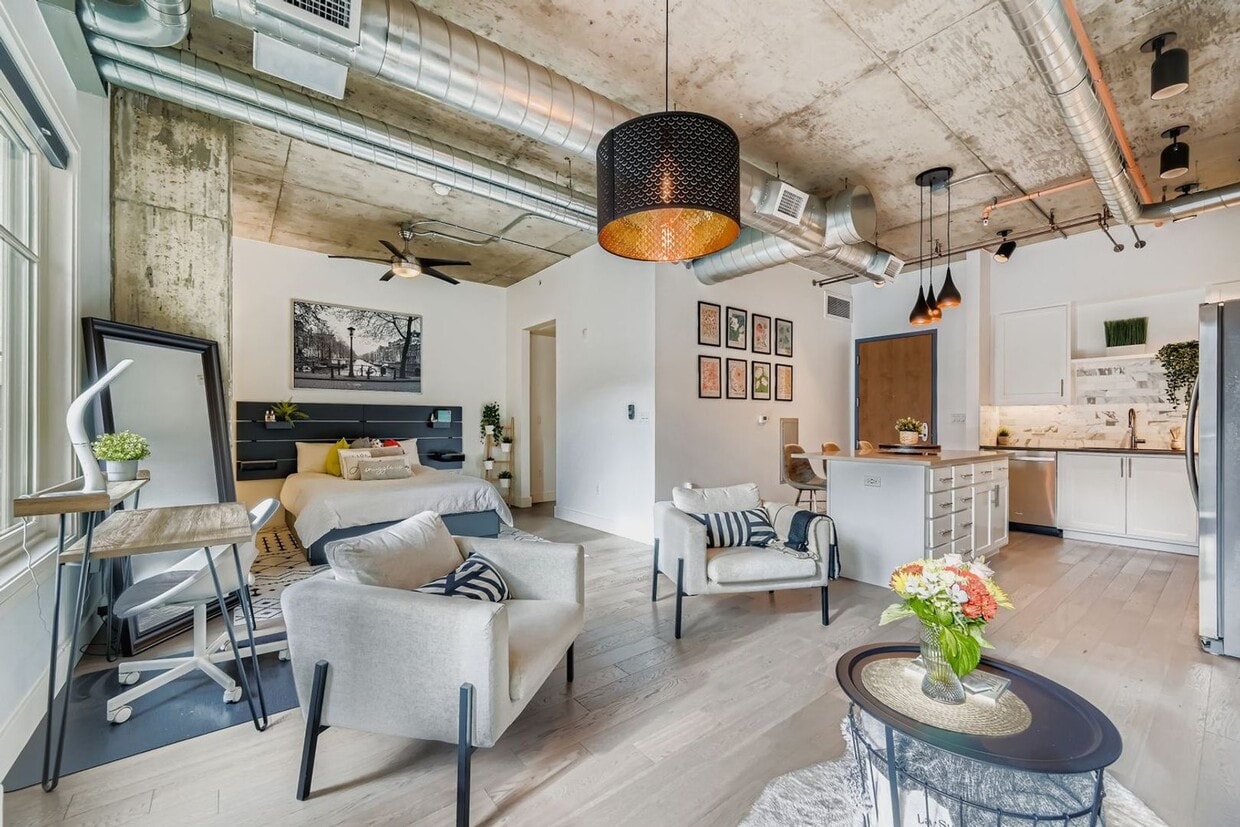 Exquisite Peloton Studio w/ Large Balcony - All the Amenities - Exquisite Peloton Studio w/ Large Balcony - All the Amenities