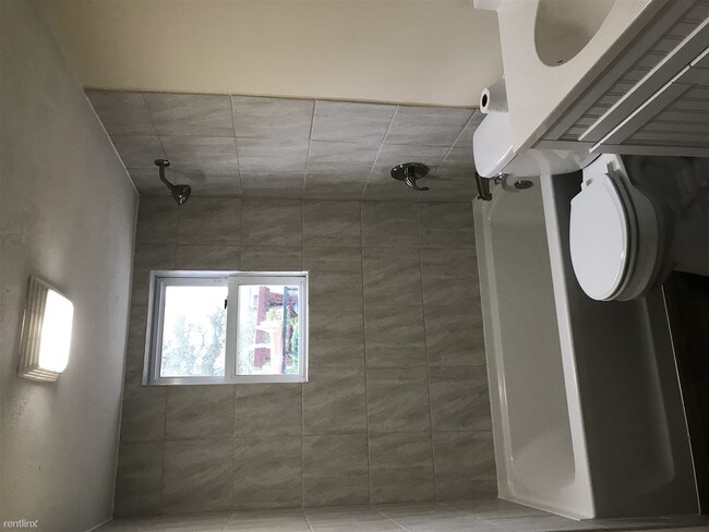 Building Photo - 2 br, 1 bath  - 104 Bennett Ave Apt C