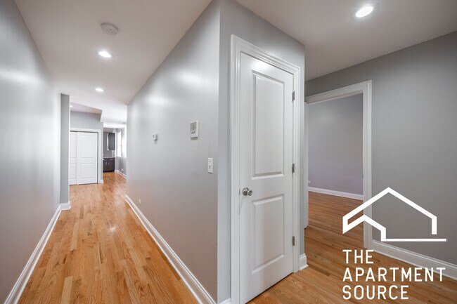Foto del edificio - 4452 N Sheridan Rd