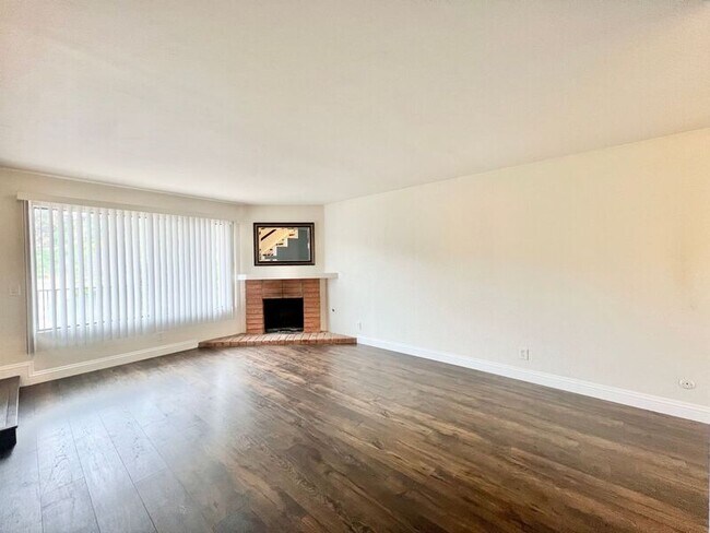 Building Photo - 3575 Monair Dr