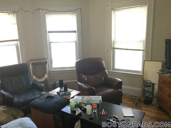 Foto del edificio - 256 Summer St