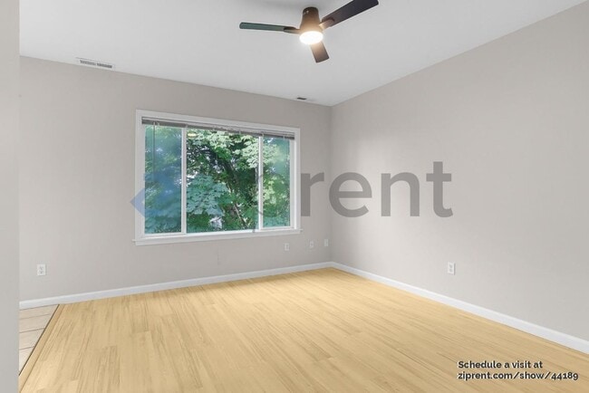 Building Photo - 627 W Mercer Pl