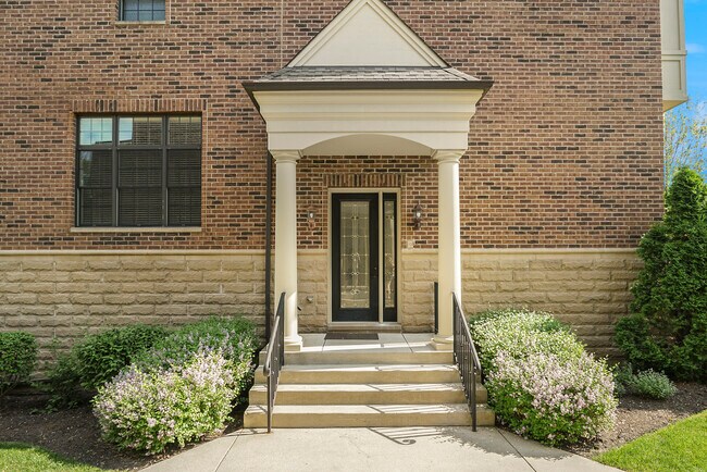 Building Photo - 185 N Hickory Ave