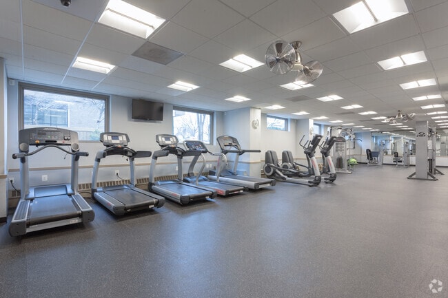 Fitness Center - Skyline Towers