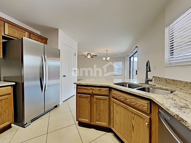 Foto del edificio - 341 W Amber Hawk Ct