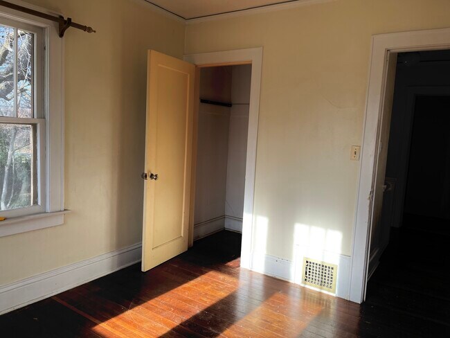 Foto del edificio - 786 E 5th St