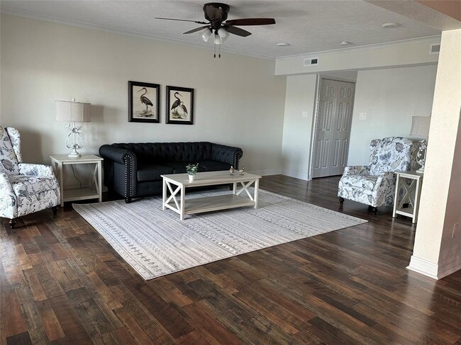 Building Photo - 520 Pleasure Pier Blvd