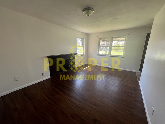 Foto del edificio - Recently renovated 2 bedroom house