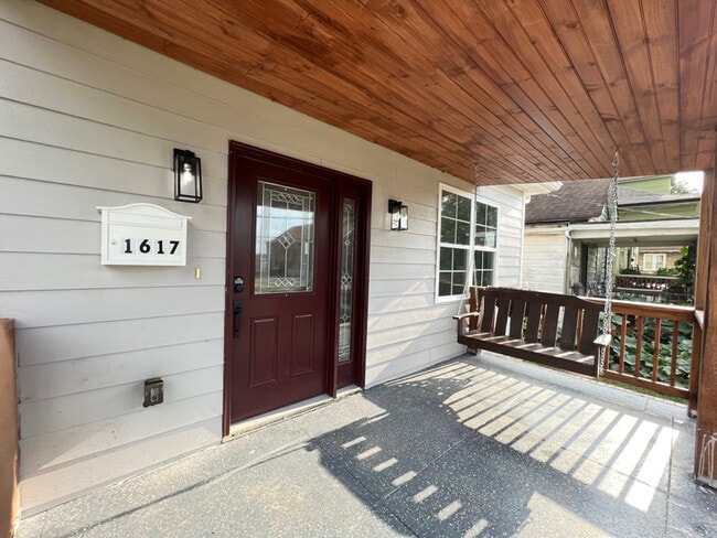 Building Photo - 1617 Heiman St