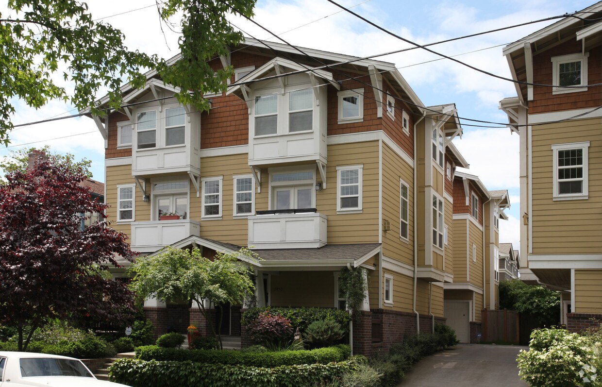 Primary Photo - 745-755 Harvard Ave E