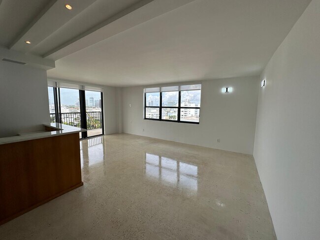 Foto del edificio - 1800 Collins Ave