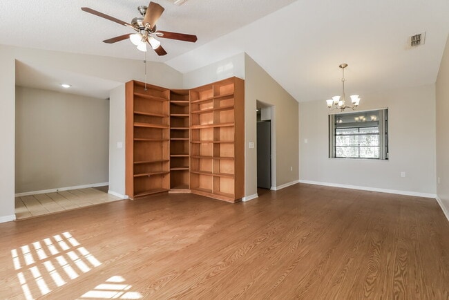 Building Photo - 8533 Gum Tree Ave