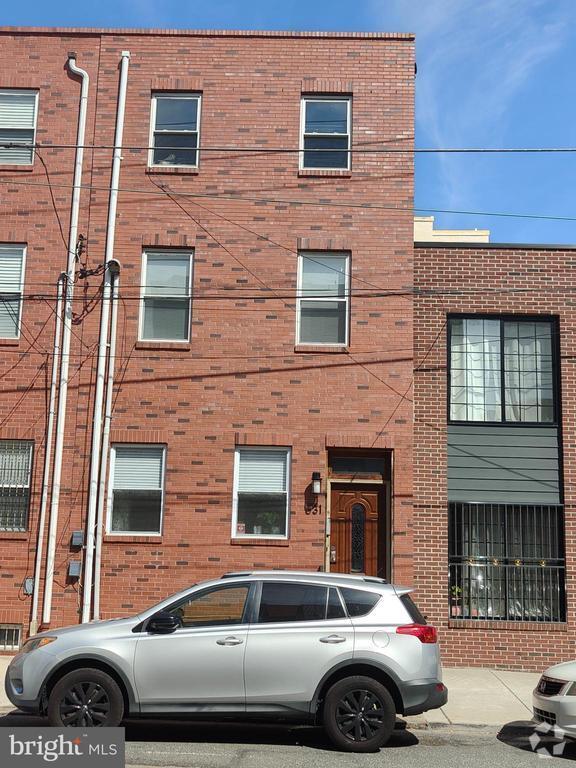 Building Photo - 631 N 11th St