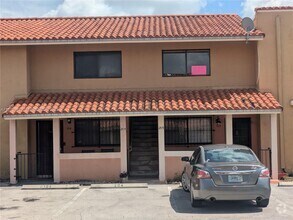 Building Photo - 2740 W 61st St