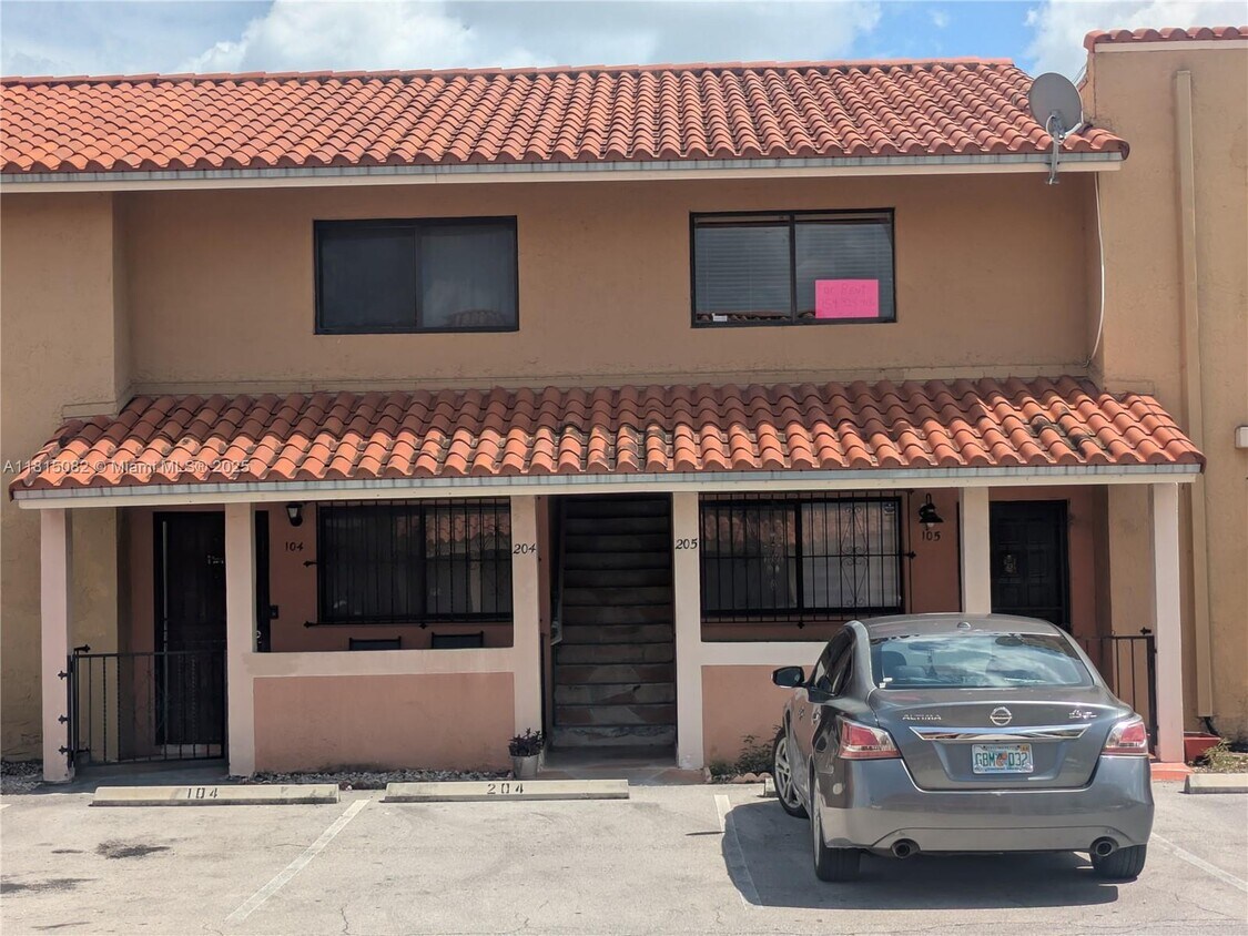 Foto principal - 2740 W 61st St