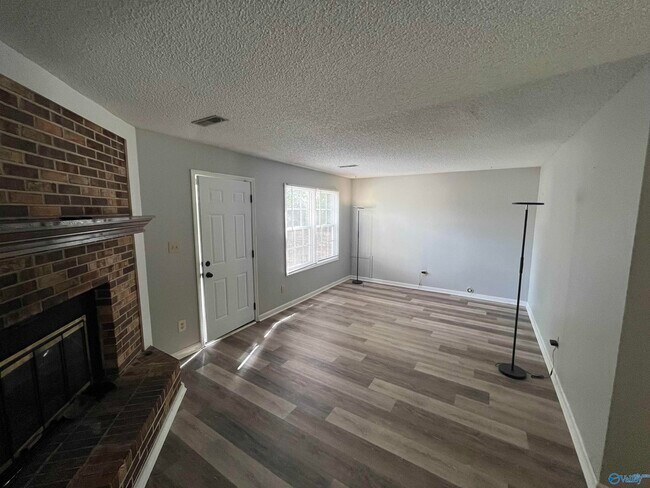 Foto del edificio - 317 Chateau Dr SW