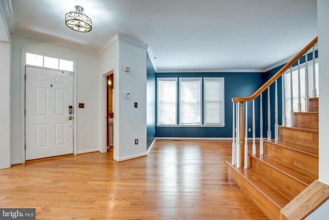 Building Photo - 7010 Lawnwood Ct