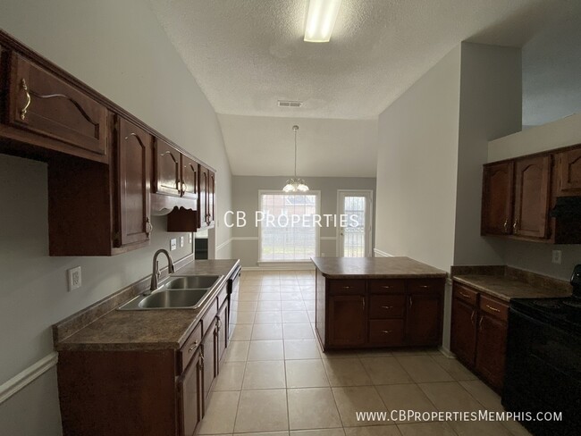 Foto del edificio - Newly renovated. 3 Bedroom, 2 bath home in...