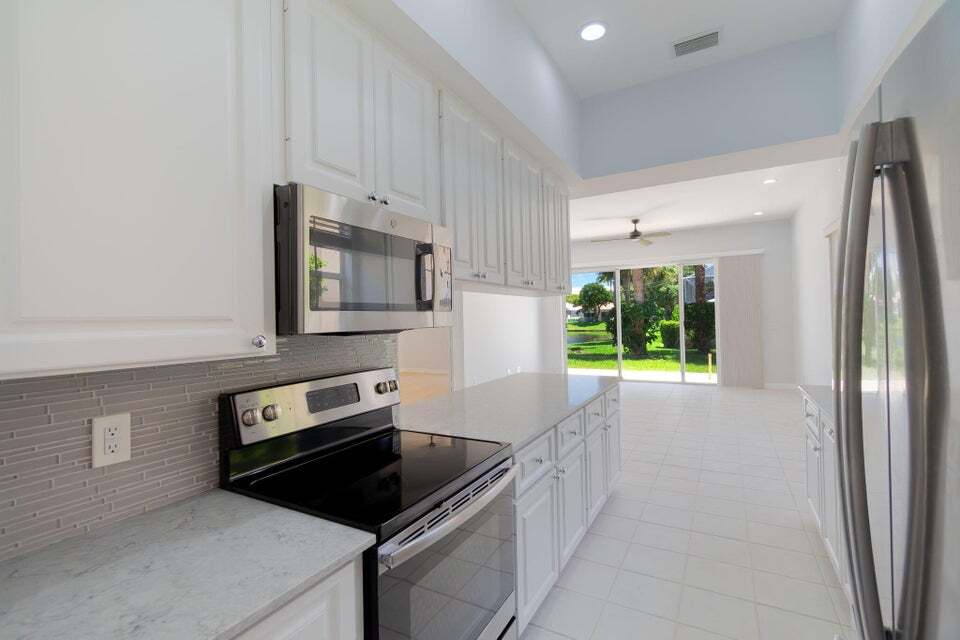 Foto principal - 4786 Blossom Dr