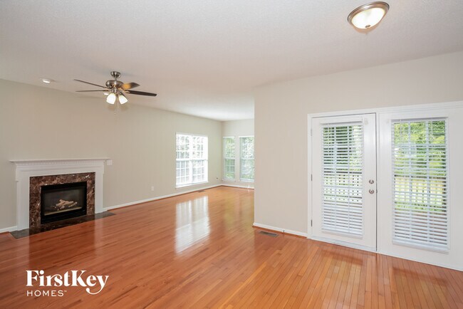Building Photo - 130 Creekview Dr