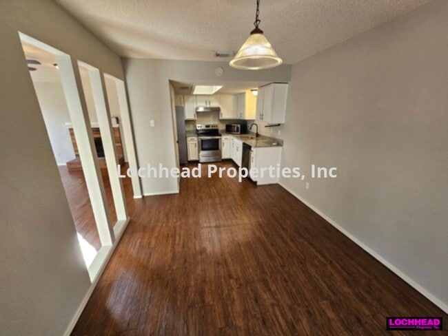 Building Photo - ****SECTION 8-OK***** 2 BEDROOM DUPLEX IN ...