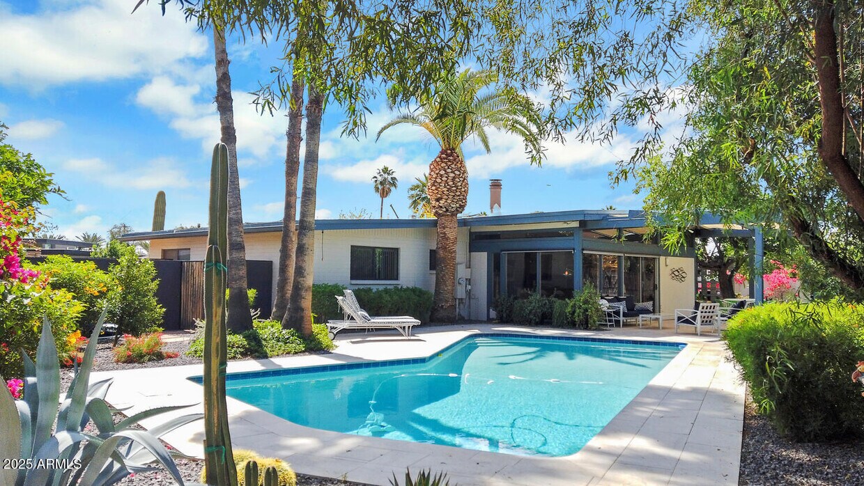 Foto principal - 3326 N 61st Pl
