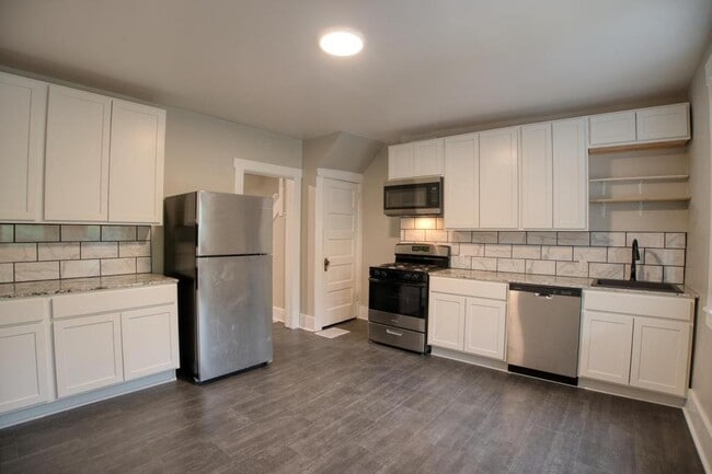 Building Photo - 4013 Bell St