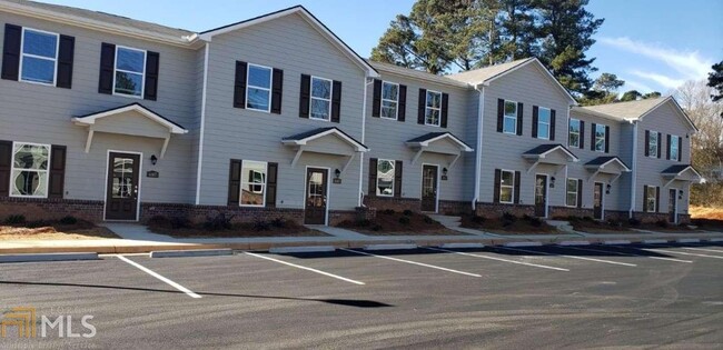 Building Photo - 4390 McClure Dr