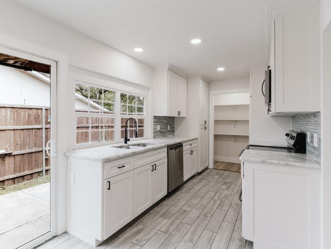 Photo - 7117 Chinaberry Rd House