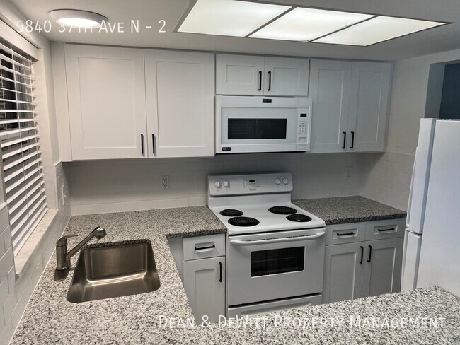 Foto del edificio - 5840 37th Ave N