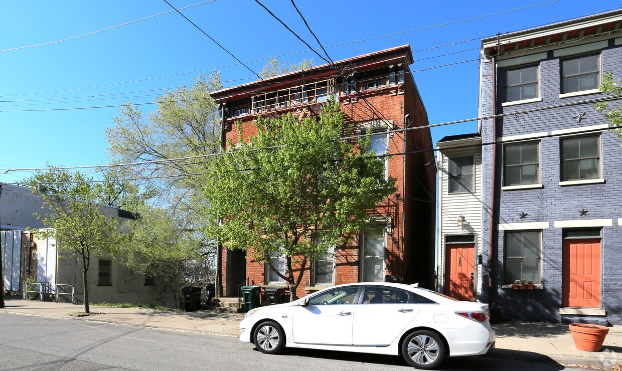 Building Photo - 121 Mulberry St