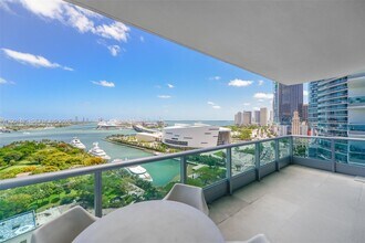 Building Photo - 900 Biscayne Blvd