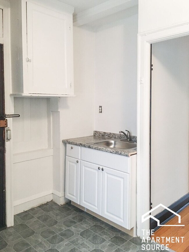 Photo - 4606 N Winchester Ave Apartment