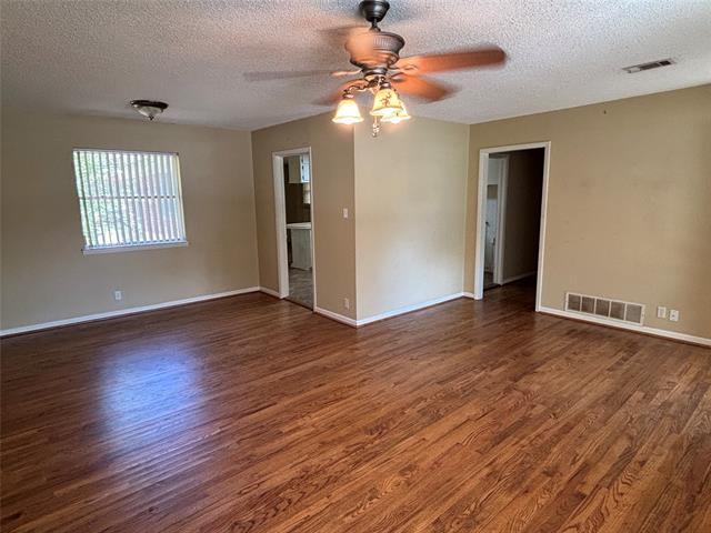 Foto del edificio - 4826 Black Oak Ln